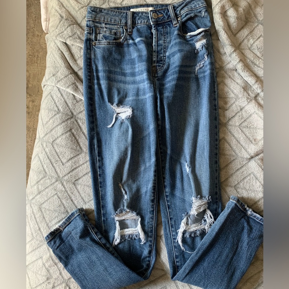 Eunina Super high rise. mom skinny jeans.  Size 3.  Perfect condition.
